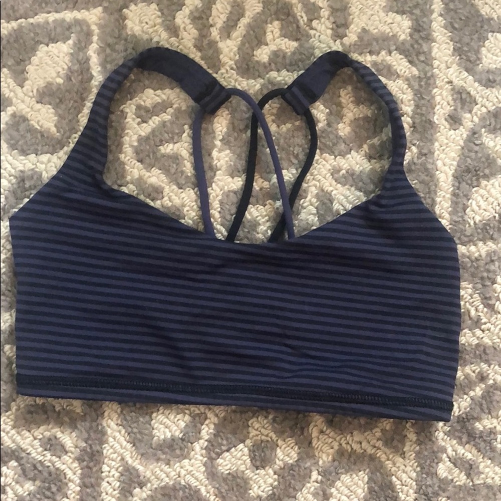Lululemon sports bra size 4